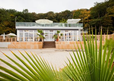 Frontalansicht Seepavillon am Fühlinger See