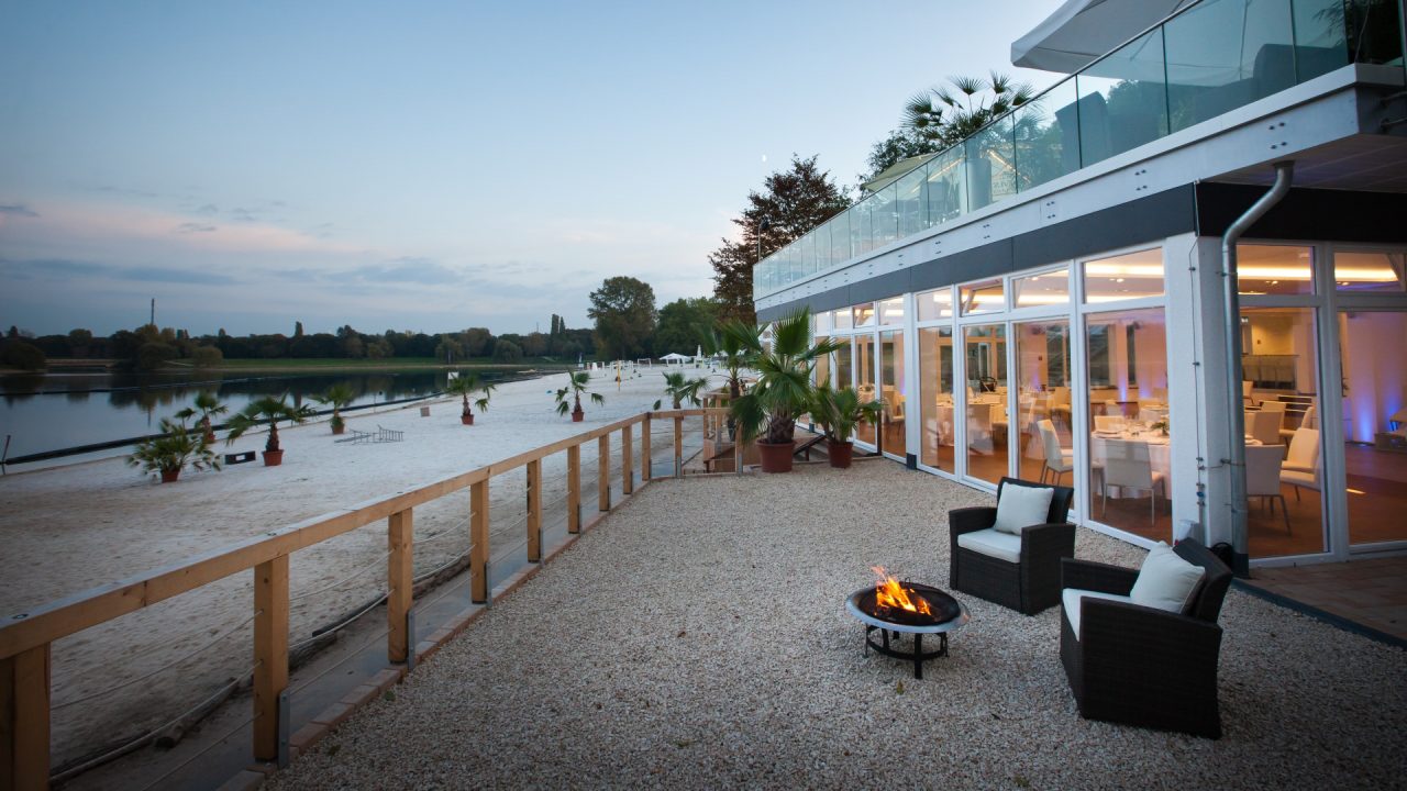 Untere Terrasse im Seepavillon am Fühlinger See