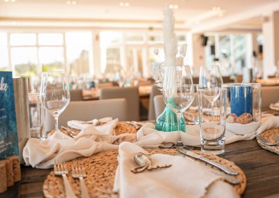 Tischgedeck Hochzeit Motto Mediterran im Seepavillon am Fühlinger See