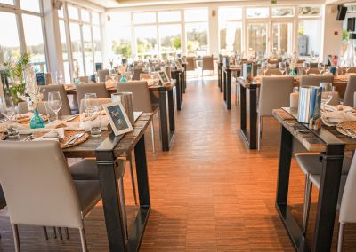 Bestuhlung für Hochzeit im Seepavillon am Fühlinger See