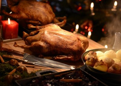 ganze Gans mit Bratapfel