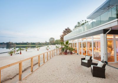 Beachside Deck im Seepavillon